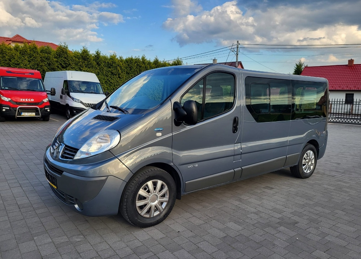Renault Trafic 9 -osobowy Salon Polska I właściciel Bezwypadkowy Lakier - Minibus, Mikrobus: obrázek 4 Renault Trafic 9 -osobowy Salon Polska I właściciel Bezwypadkowy Lakier - Minibus, Mikrobus: obrázek 4