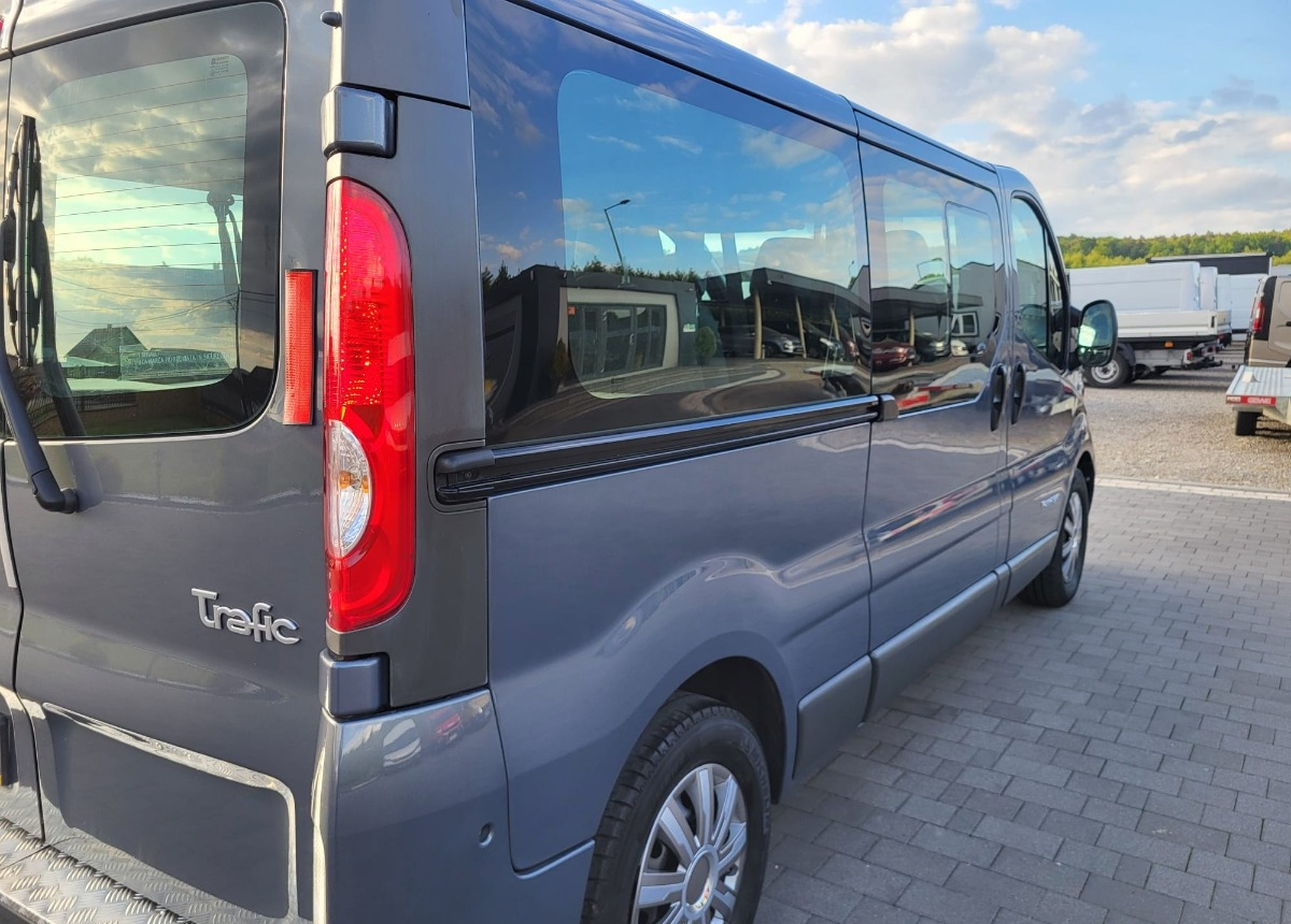Renault Trafic 9 -osobowy Salon Polska I właściciel Bezwypadkowy Lakier - Minibus, Mikrobus: obrázek 3 Renault Trafic 9 -osobowy Salon Polska I właściciel Bezwypadkowy Lakier - Minibus, Mikrobus: obrázek 3