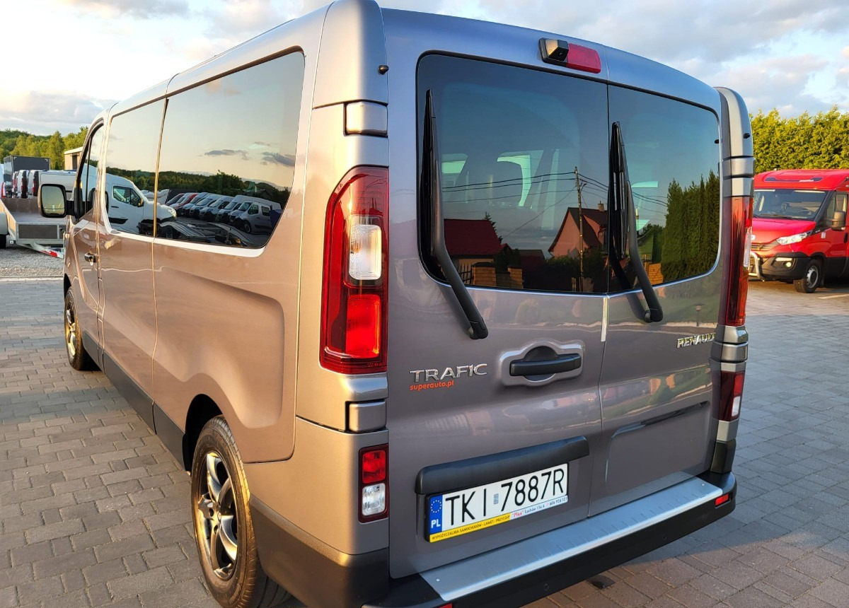 Renault Trafic Long 9-osobowy 2.0 150ps. - Dodávka s dvojitou kabinou: obrázek 4 Renault Trafic Long 9-osobowy 2.0 150ps. - Dodávka s dvojitou kabinou: obrázek 4