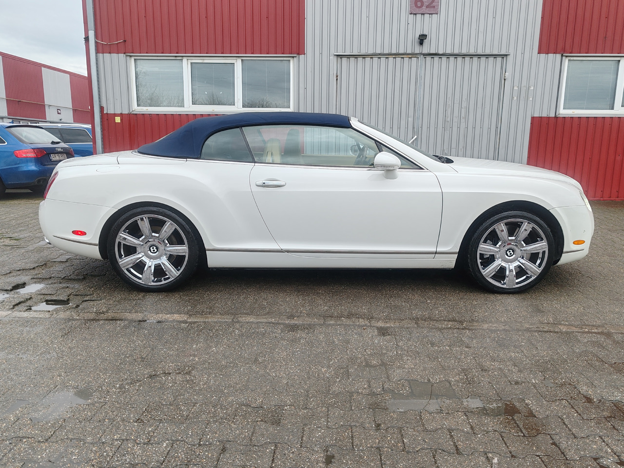 Bentley Continental GT Coupe Cabrio - Osobní auto: obrázek 3 Bentley Continental GT Coupe Cabrio - Osobní auto: obrázek 3