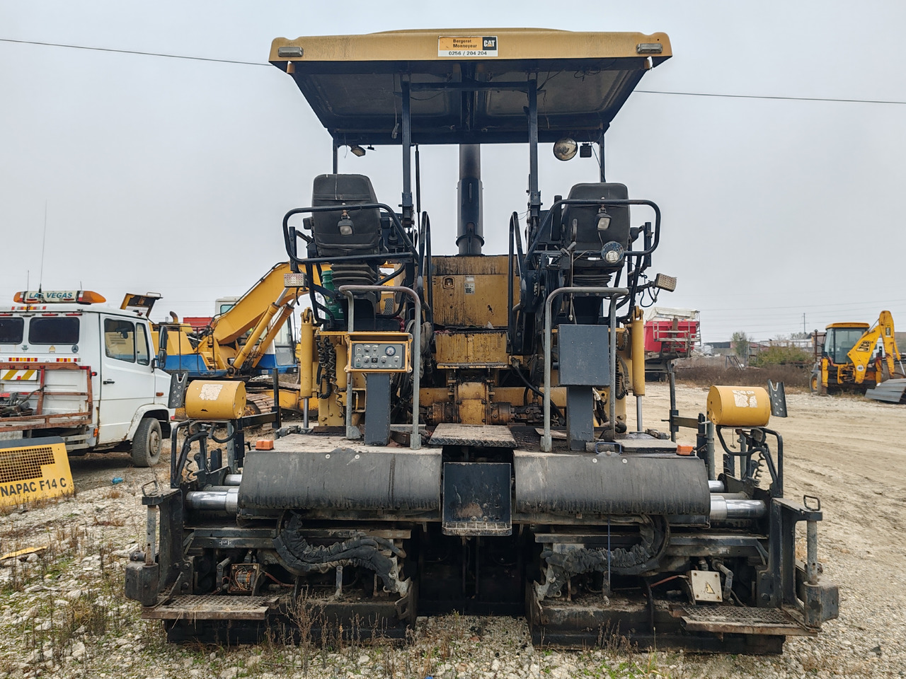 Caterpillar AP555E - Rozstřikovač živic: obrázek 2 Caterpillar AP555E - Rozstřikovač živic: obrázek 2