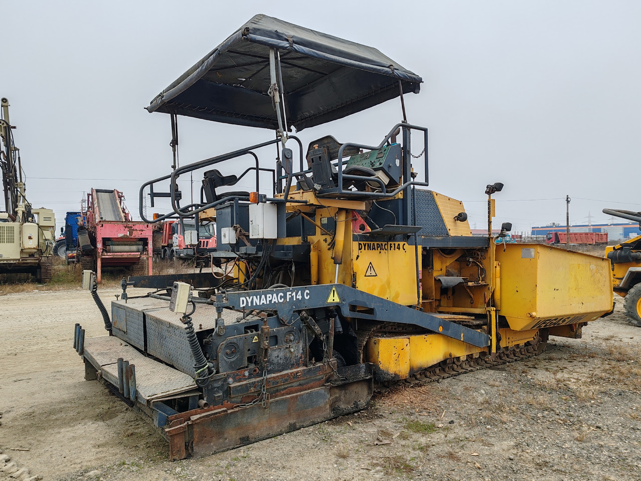 Dynapac F14C - Rozstřikovač živic: obrázek 3 Dynapac F14C - Rozstřikovač živic: obrázek 3