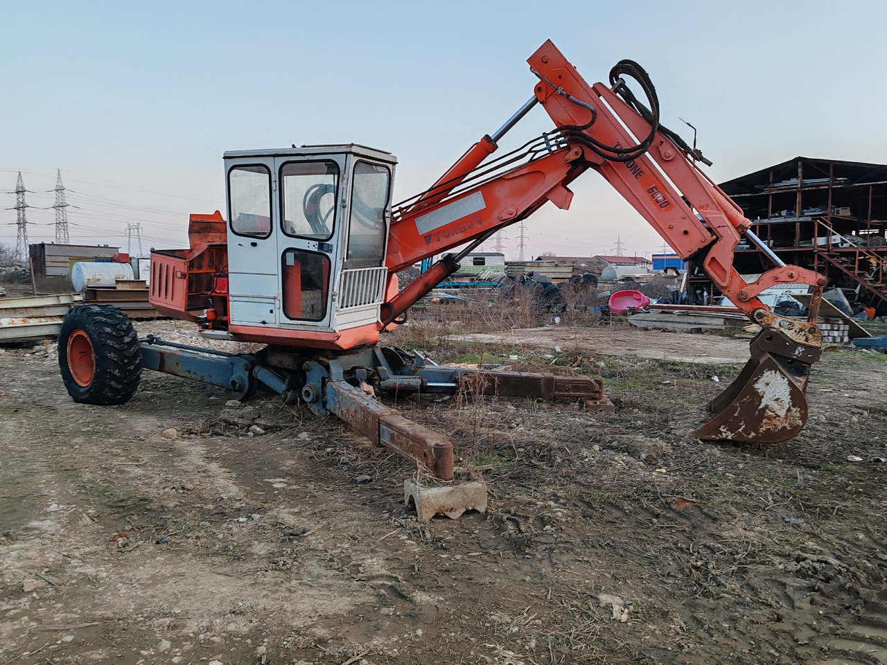 Paianjen Tigrone 6000 Turbo - Kráčivé rypadlo: obrázek 1 Paianjen Tigrone 6000 Turbo - Kráčivé rypadlo: obrázek 1
