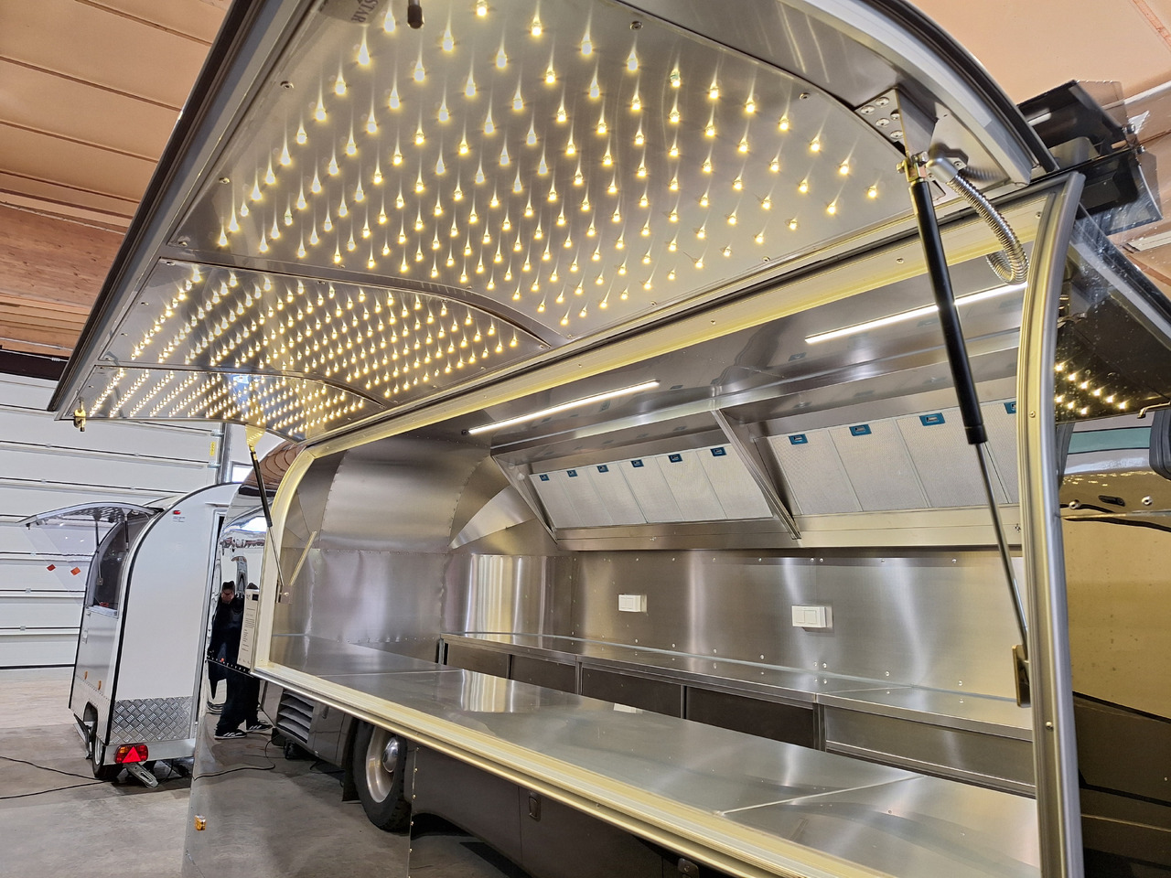 Deli Star Trailer American 4000 - EU standards - Prodejní přívěs: obrázek 2 Deli Star Trailer American 4000 - EU standards - Prodejní přívěs: obrázek 2