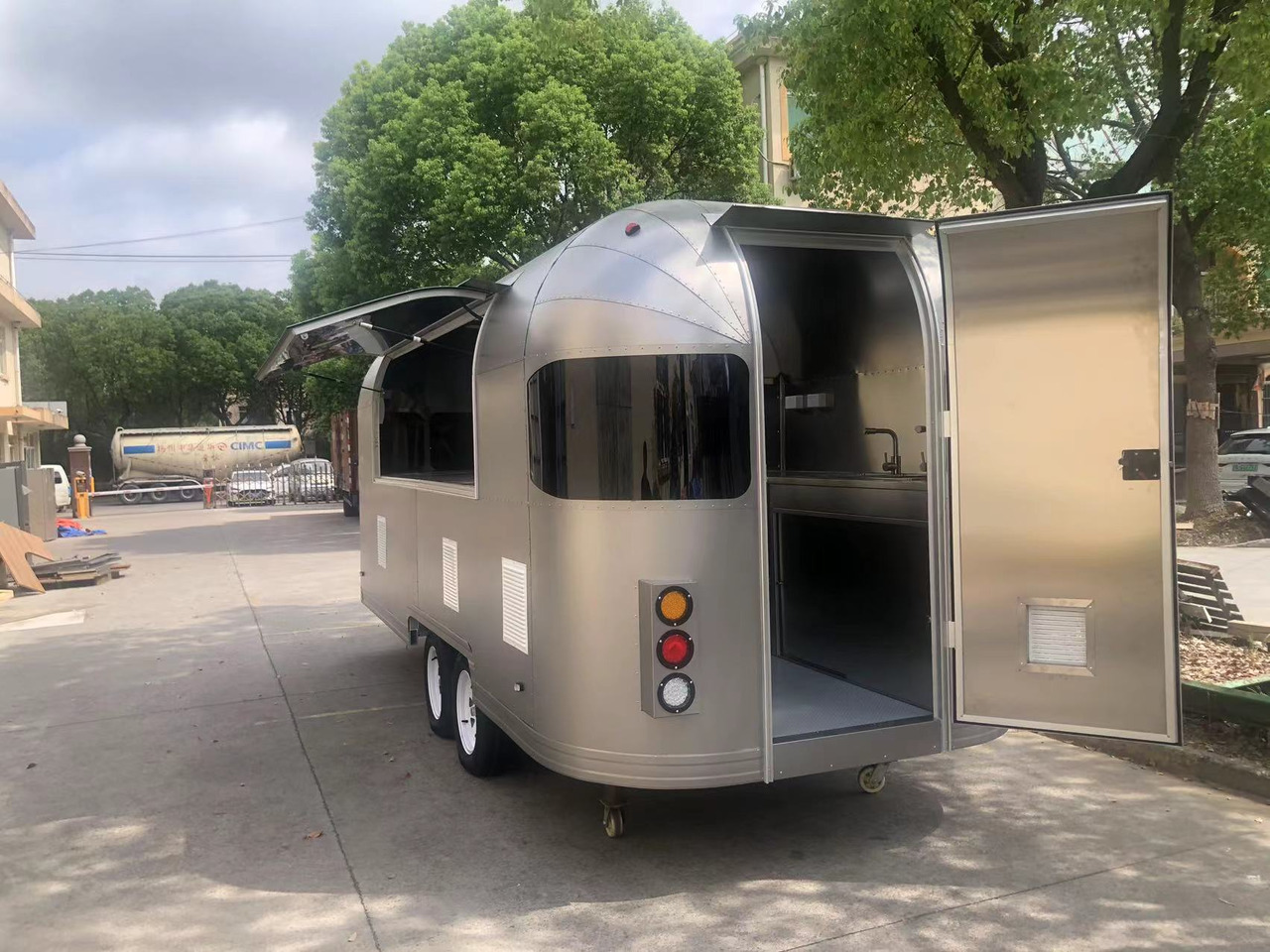 Deli Star Trailer American 6000 - EU Standards - Prodejní přívěs: obrázek 2 Deli Star Trailer American 6000 - EU Standards - Prodejní přívěs: obrázek 2
