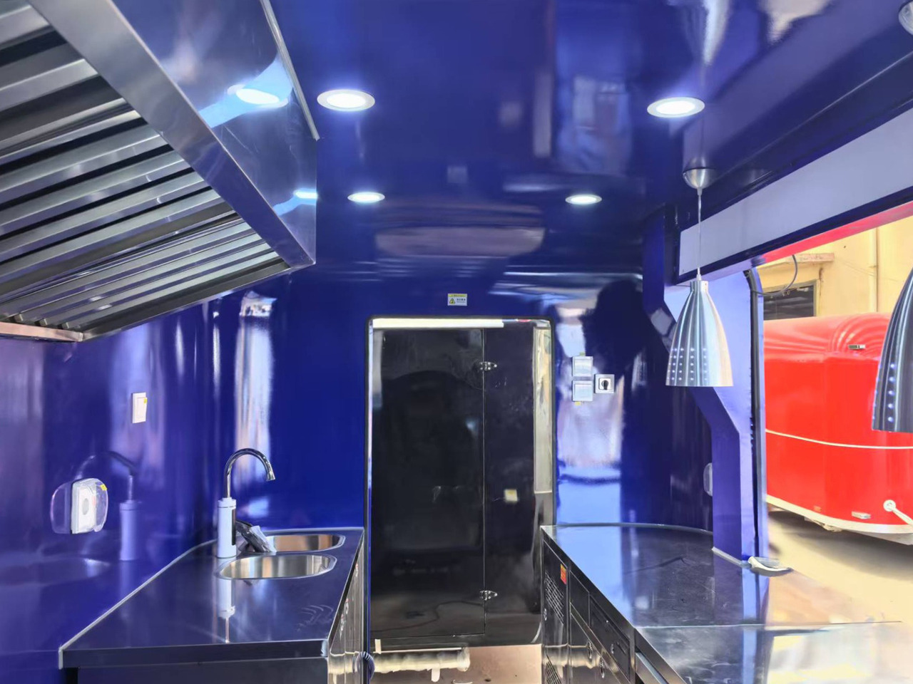 Deli Star Trailer Futura 4000 - EU standards - Prodejní přívěs: obrázek 3 Deli Star Trailer Futura 4000 - EU standards - Prodejní přívěs: obrázek 3