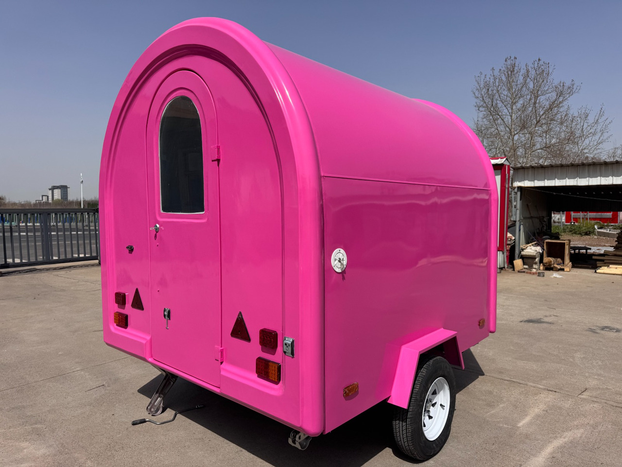 Deli Star Trailers EasyGo 230 Light - EU standards - Prodejní přívěs: obrázek 1 Deli Star Trailers EasyGo 230 Light - EU standards - Prodejní přívěs: obrázek 1