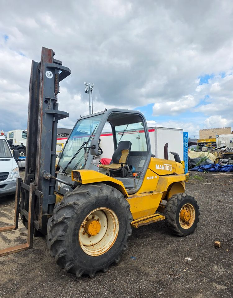 Manitou M26.4 Terenowy 4x4 5,5m - Vysokozdvižný vozík terénní: obrázek 3 Manitou M26.4 Terenowy 4x4 5,5m - Vysokozdvižný vozík terénní: obrázek 3