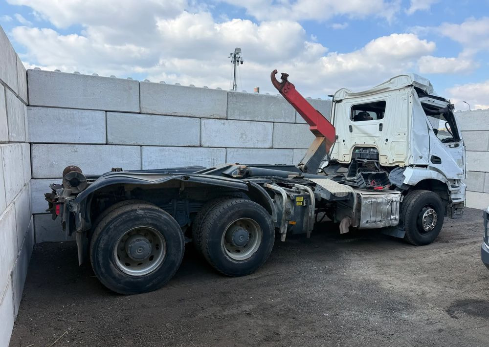 Mercedes-Benz Arocs 2640 - Hákový nosič kontejnerů: obrázek 3 Mercedes-Benz Arocs 2640 - Hákový nosič kontejnerů: obrázek 3