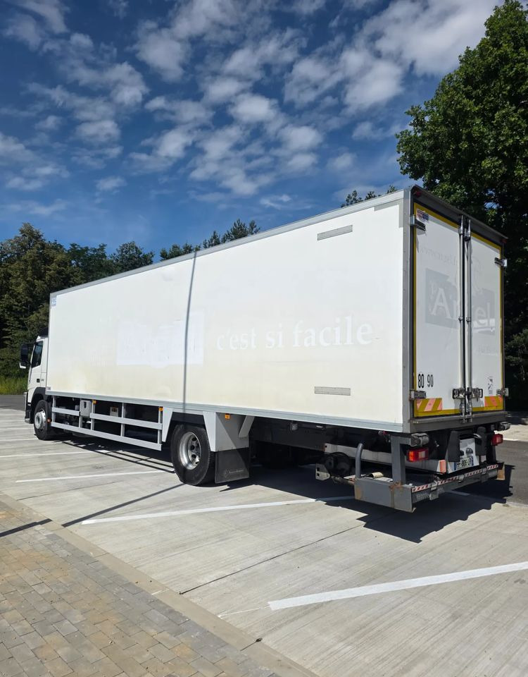 Volvo FM 330 D 11 EURO 6-D - Chladírenský nákladní automobil: obrázek 4 Volvo FM 330 D 11 EURO 6-D - Chladírenský nákladní automobil: obrázek 4