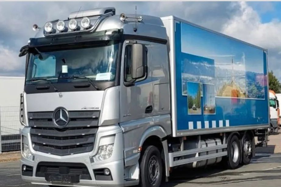 Mercedes-Benz ACTROS 2542 - Skříňový nákladní auto: obrázek 1 Mercedes-Benz ACTROS 2542 - Skříňový nákladní auto: obrázek 1