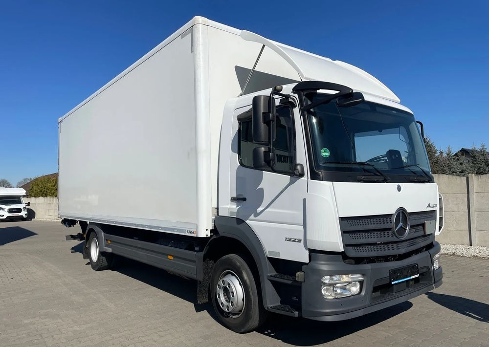 Mercedes-Benz ATEGO 1223 - Skříňový nákladní auto: obrázek 2 Mercedes-Benz ATEGO 1223 - Skříňový nákladní auto: obrázek 2