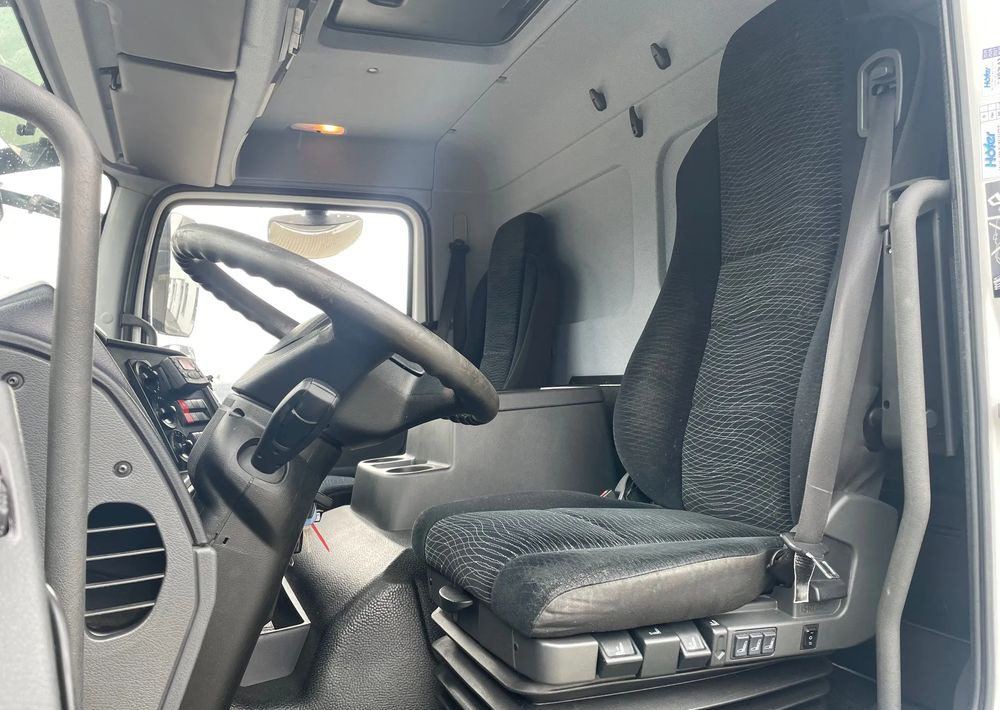 Chladírenský nákladní automobil Mercedes-Benz ATEGO 1227 CHŁODNIA HAKOWA / HAKÓWKA: obrázek 11