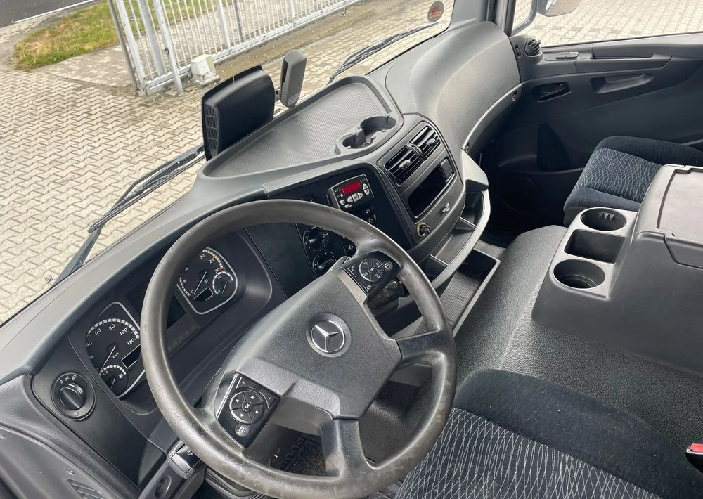 Chladírenský nákladní automobil Mercedes-Benz ATEGO 1227 CHŁODNIA HAKOWA / HAKÓWKA: obrázek 10