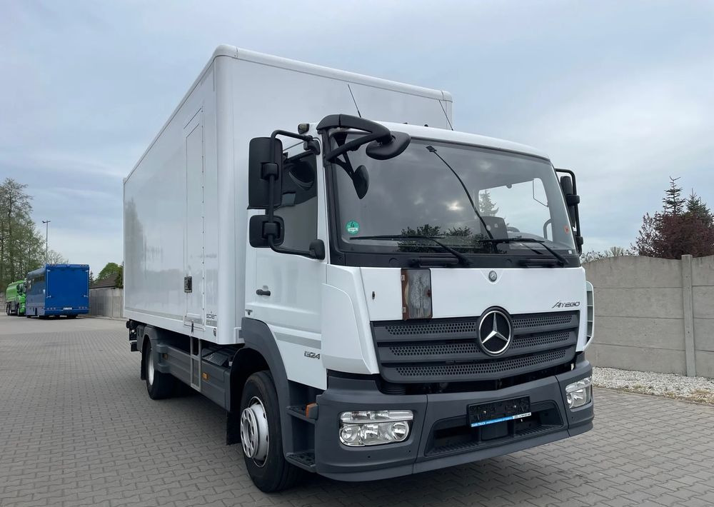 Mercedes-Benz ATEGO 1324, 15 EUROPALET, ŁADOWNOŚĆ 7,5 T - Skříňový nákladní auto: obrázek 3 Mercedes-Benz ATEGO 1324, 15 EUROPALET, ŁADOWNOŚĆ 7,5 T - Skříňový nákladní auto: obrázek 3