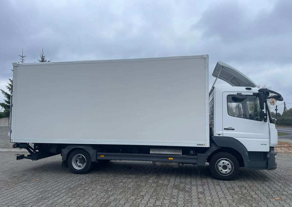 Mercedes-Benz ATEGO 816 DMC 8600 kg - Skříňový nákladní auto: obrázek 4 Mercedes-Benz ATEGO 816 DMC 8600 kg - Skříňový nákladní auto: obrázek 4