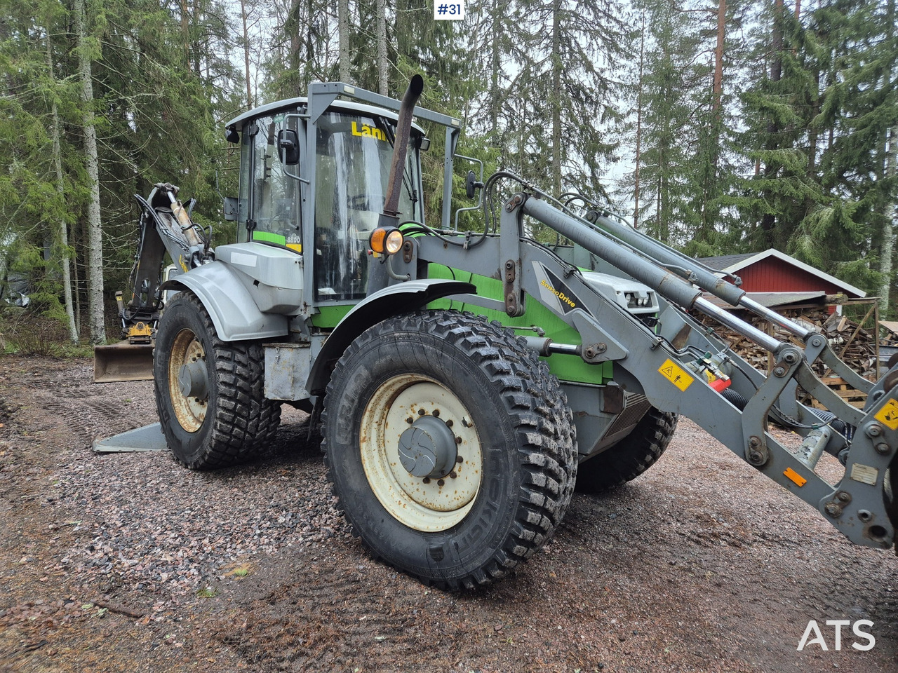 Lännen 8800E Kaivurikuormaaja - Rýpadlo-nakladač: obrázek 2 Lännen 8800E Kaivurikuormaaja - Rýpadlo-nakladač: obrázek 2