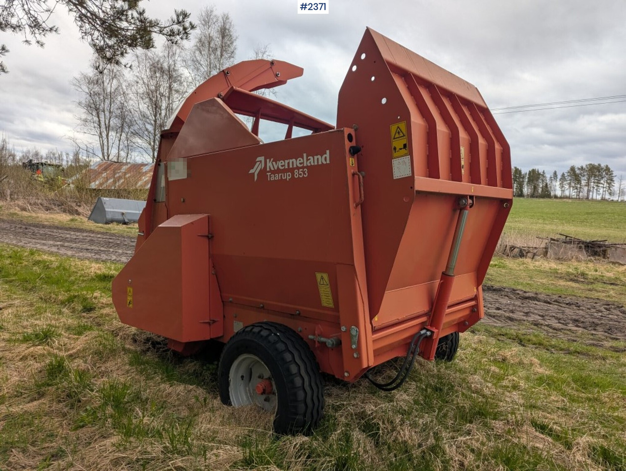 Bale cutter / Feed shredder Kverneland Taarup 853 - Stroj na sklizeň pícnin: obrázek 4 Bale cutter / Feed shredder Kverneland Taarup 853 - Stroj na sklizeň pícnin: obrázek 4