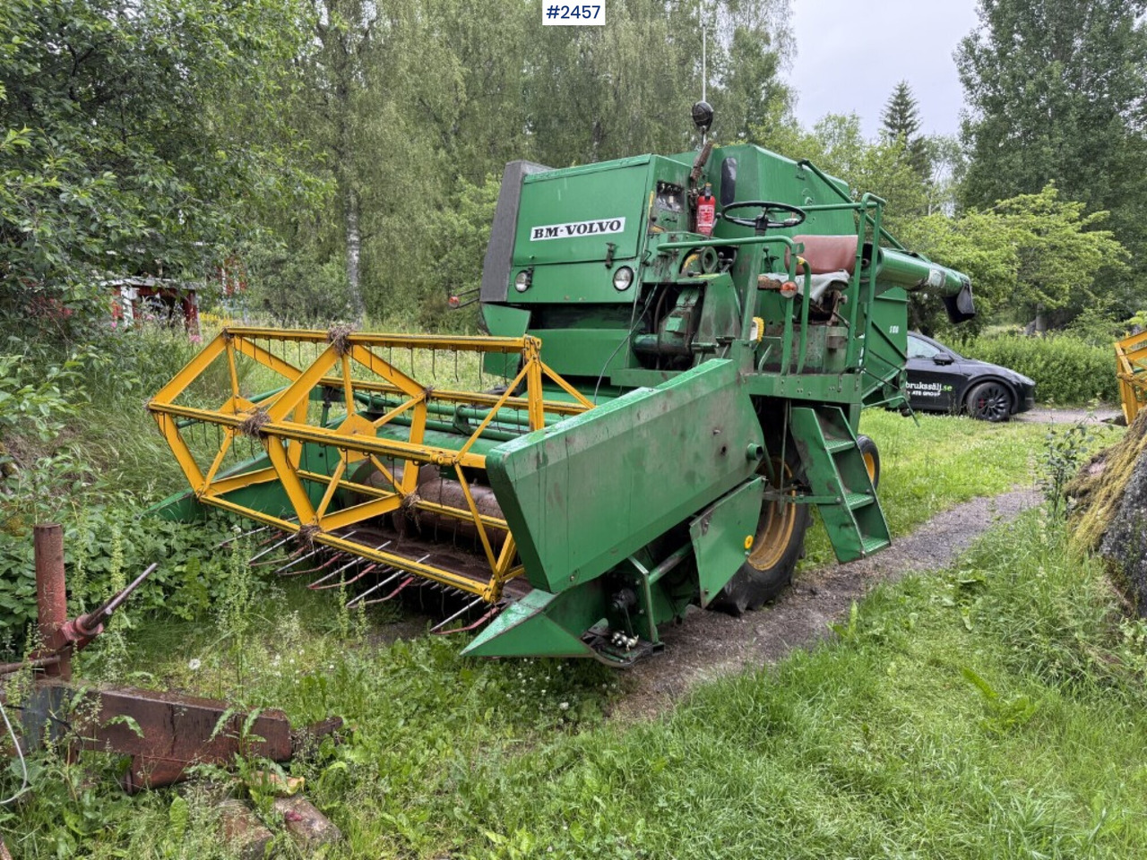 Combine harvester Volvo BM S830 with 2 cutting tables - Sklízecí mlátička: obrázek 1 Combine harvester Volvo BM S830 with 2 cutting tables - Sklízecí mlátička: obrázek 1