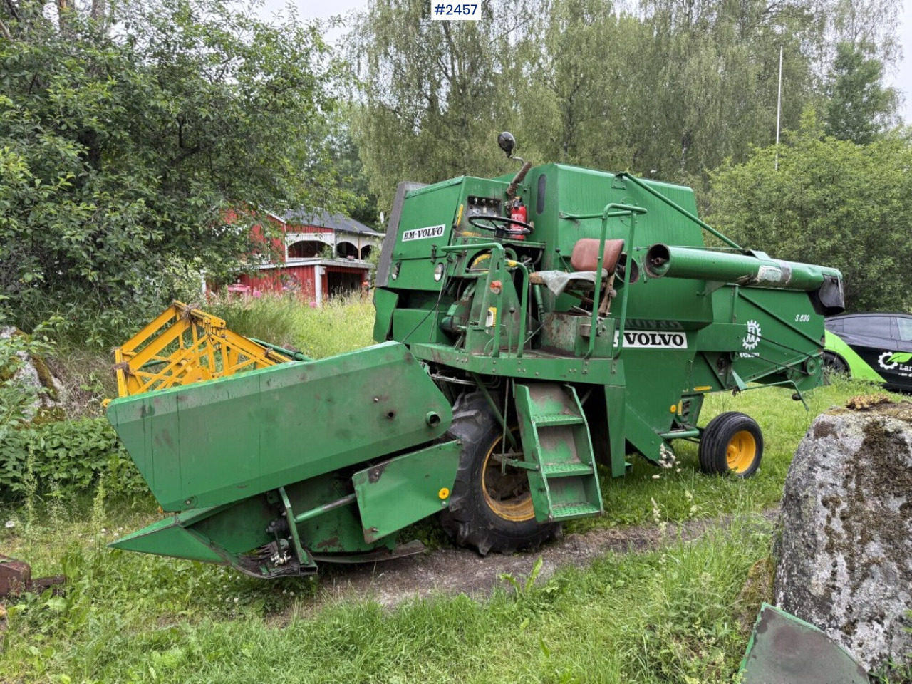 Combine harvester Volvo BM S830 with 2 cutting tables - Sklízecí mlátička: obrázek 2 Combine harvester Volvo BM S830 with 2 cutting tables - Sklízecí mlátička: obrázek 2