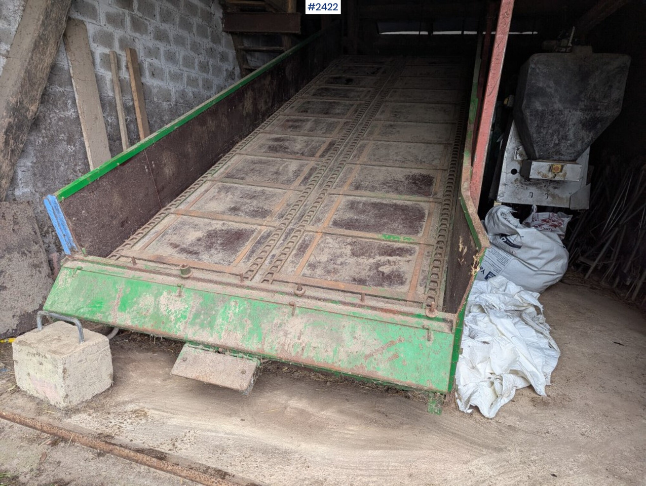 Conveyor table with feed trolley - Dopravník: obrázek 1 Conveyor table with feed trolley - Dopravník: obrázek 1