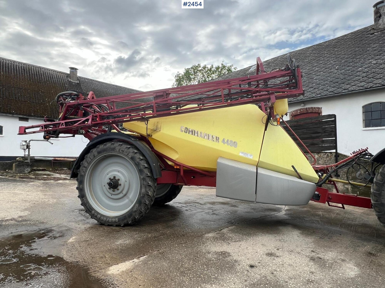 Plant protection sprayer Hardi Commander 4400 24M - Postřikovač: obrázek 1 Plant protection sprayer Hardi Commander 4400 24M - Postřikovač: obrázek 1
