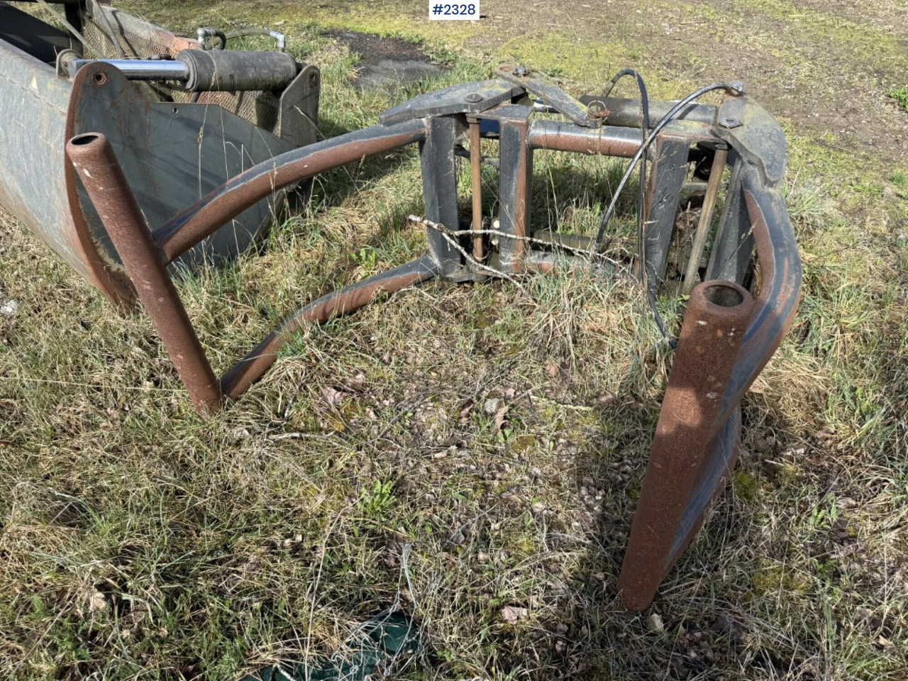 Round bale handler Ålö - Čelisti na balíky: obrázek 2 Round bale handler Ålö - Čelisti na balíky: obrázek 2