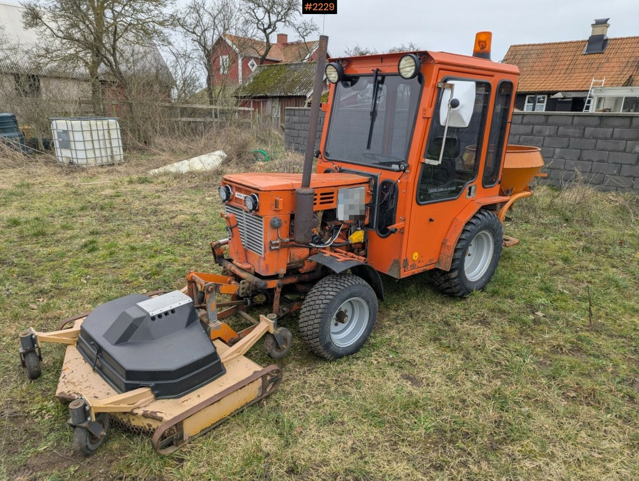 Tractor Holder P60 with multiple implements - Traktor: obrázek 1 Tractor Holder P60 with multiple implements - Traktor: obrázek 1