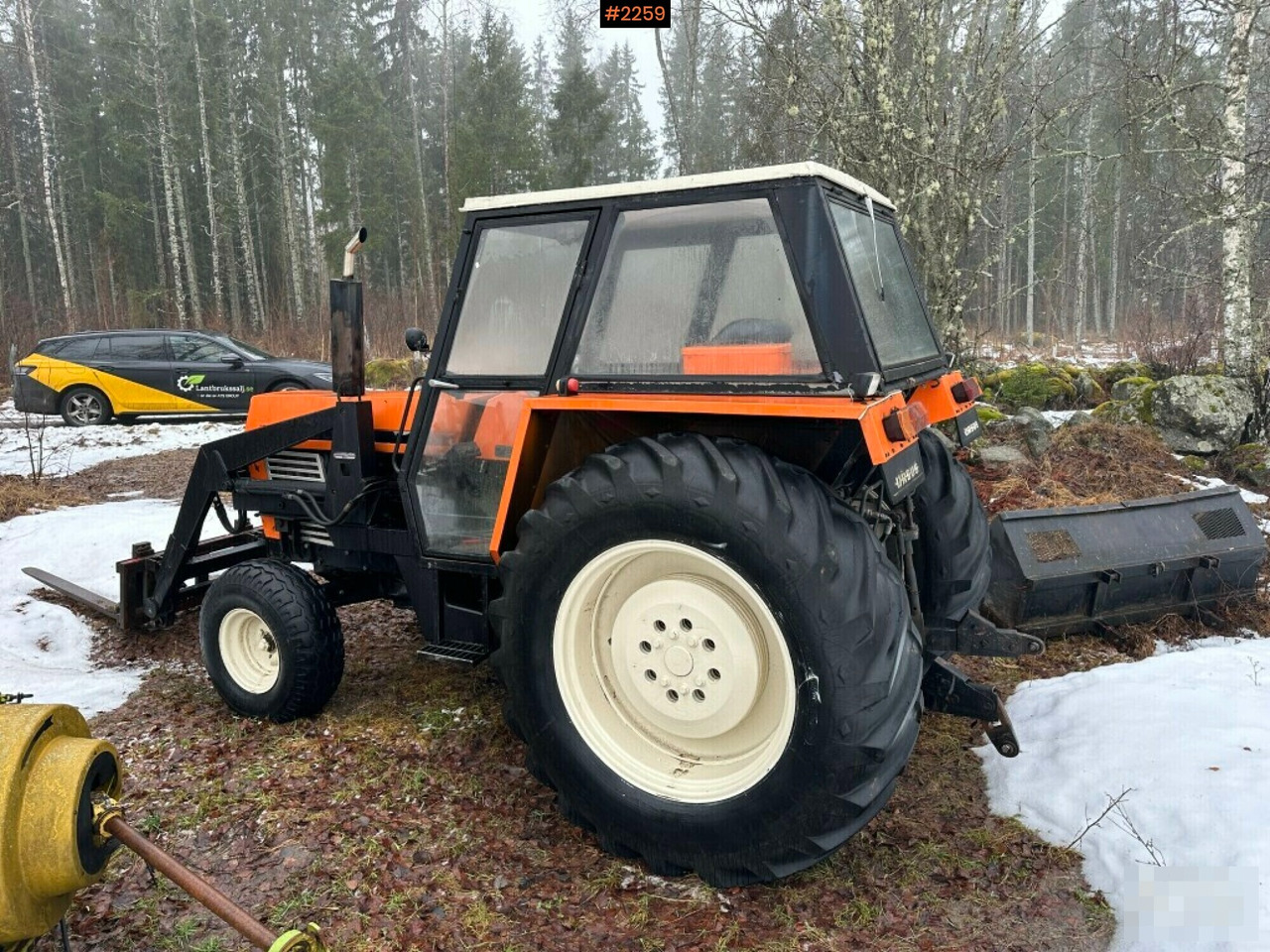 Tractor Ursus C385 Deluxe! with loader and implements - Traktor: obrázek 2 Tractor Ursus C385 Deluxe! with loader and implements - Traktor: obrázek 2