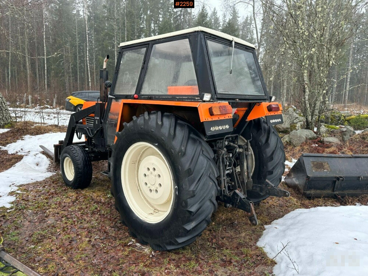 Tractor Ursus C385 Deluxe! with loader and implements - Traktor: obrázek 3 Tractor Ursus C385 Deluxe! with loader and implements - Traktor: obrázek 3