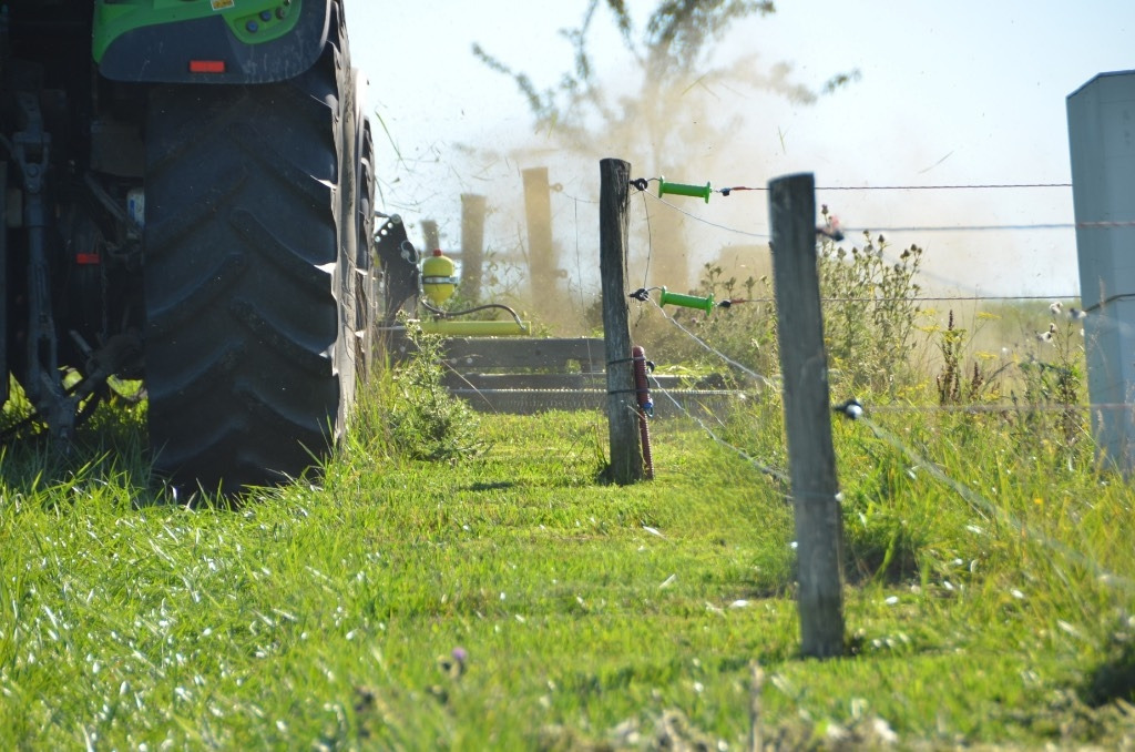 Zaunmäher TriCut A1250 Leitplankenmäher Pfahlmäher - Žací stroj: obrázek 1 Zaunmäher TriCut A1250 Leitplankenmäher Pfahlmäher - Žací stroj: obrázek 1