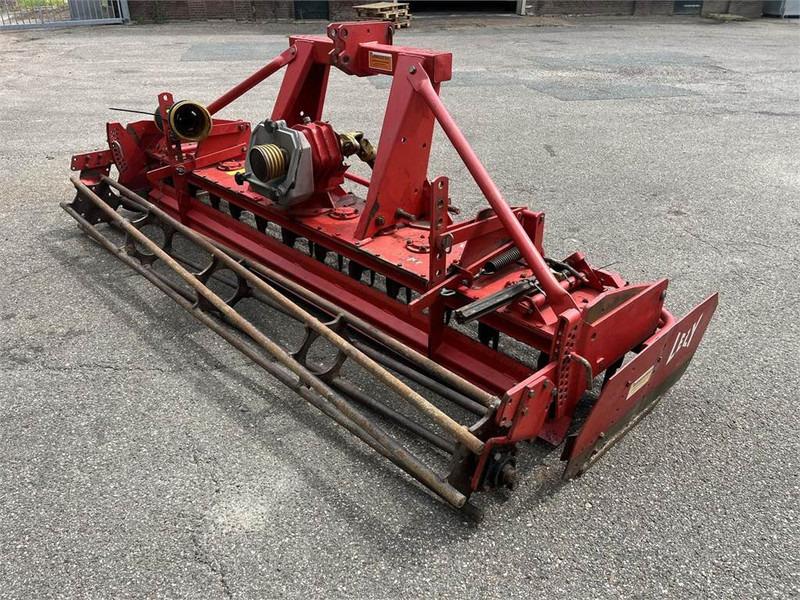 Lely 300-22 - Rotační brány: obrázek 4 Lely 300-22 - Rotační brány: obrázek 4