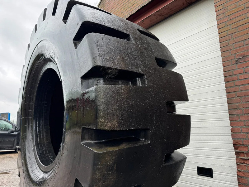 Diversen Liftguard L-5 45/65-45 HEAVY DUTY TIRE - Pneumatiky: obrázek 4 Diversen Liftguard L-5 45/65-45 HEAVY DUTY TIRE - Pneumatiky: obrázek 4