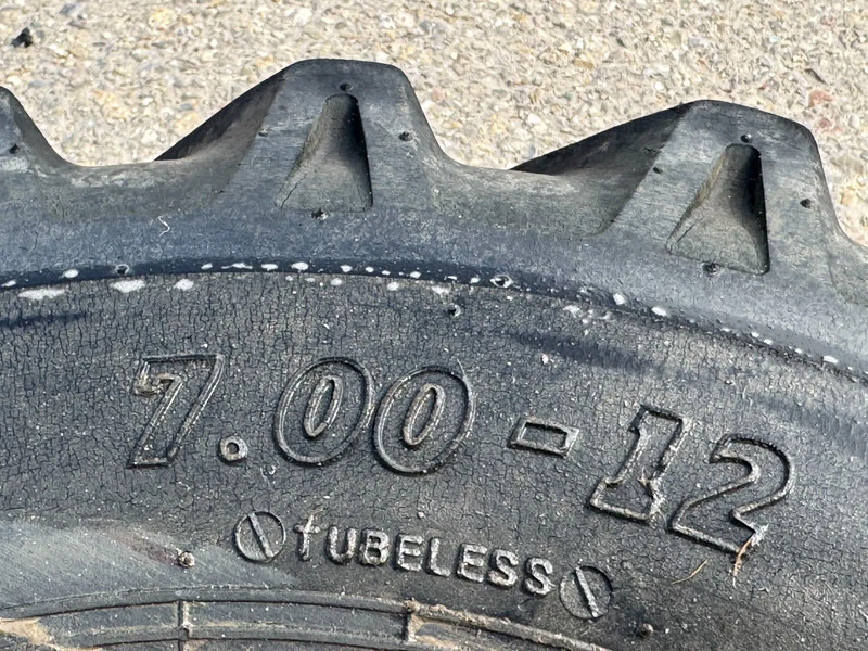 Giant Banden met velg 7.00-12 - Pneumatiky: obrázek 3 Giant Banden met velg 7.00-12 - Pneumatiky: obrázek 3