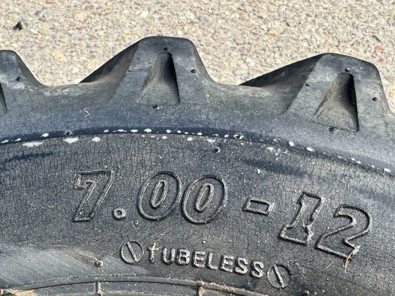 Giant Banden met velg 7.00-12 - Pneumatiky: obrázek 4 Giant Banden met velg 7.00-12 - Pneumatiky: obrázek 4