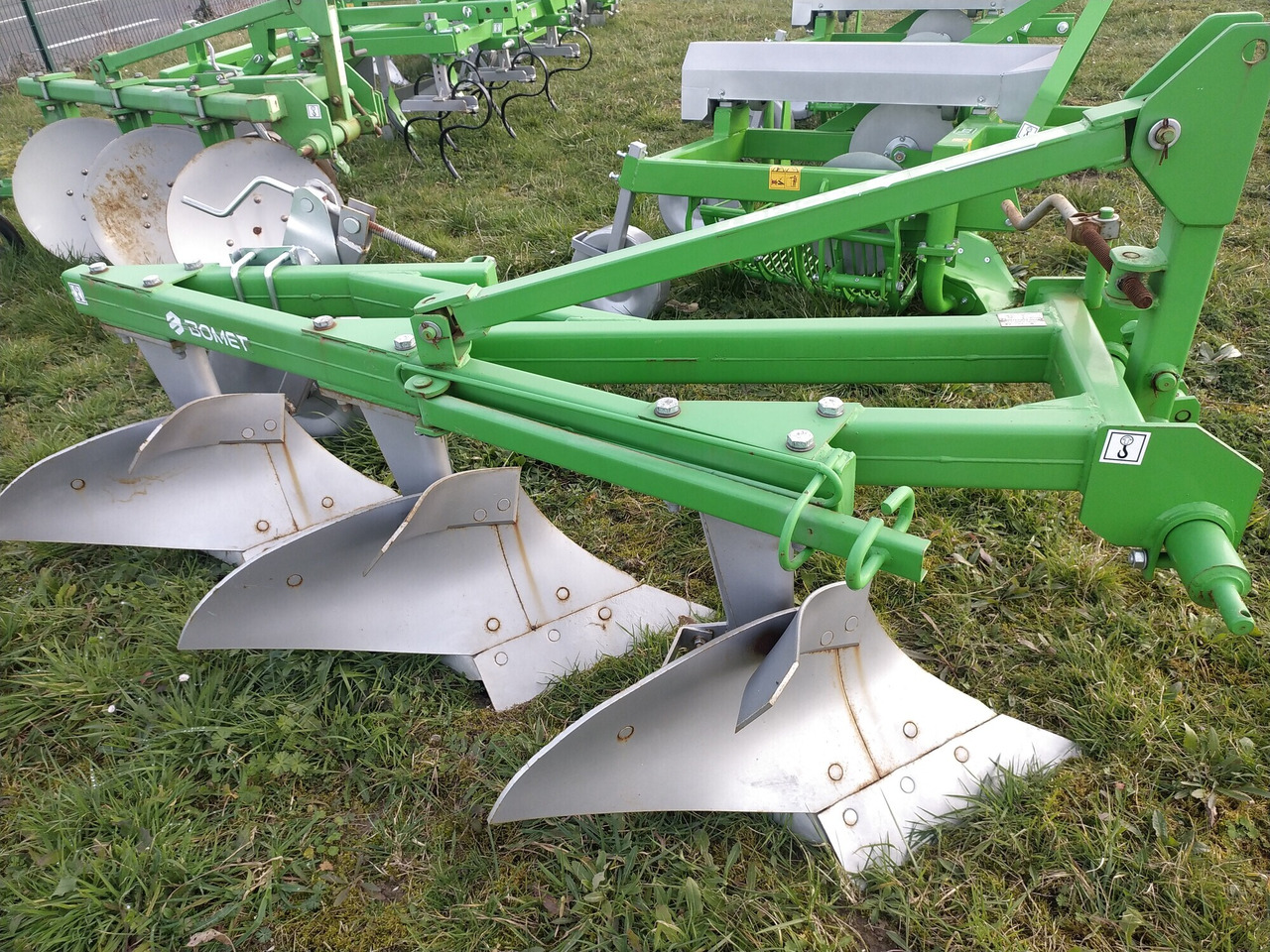 BOMET Charrue à Socs LYRA - Pluh: obrázek 1 BOMET Charrue à Socs LYRA - Pluh: obrázek 1