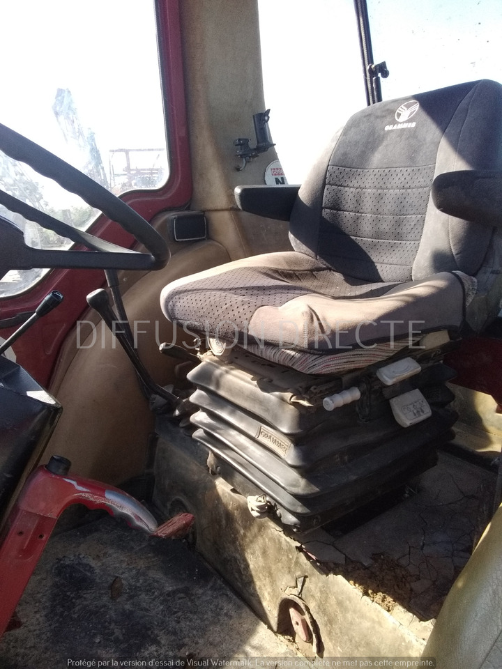 CASE IH TRACTEUR AGRICOLE 845 XL - Traktor: obrázek 5 CASE IH TRACTEUR AGRICOLE 845 XL - Traktor: obrázek 5