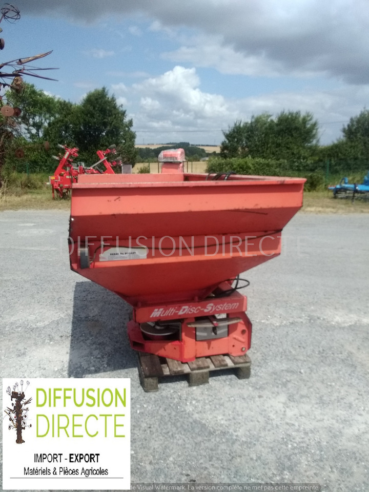 KUHN DISTRIBUTEUR D'ENGRAIS MDS 921 - Rozmetadlo hnoje: obrázek 1 KUHN DISTRIBUTEUR D'ENGRAIS MDS 921 - Rozmetadlo hnoje: obrázek 1