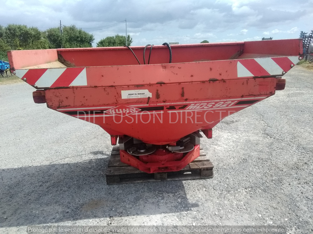 KUHN DISTRIBUTEUR D'ENGRAIS MDS 921 - Rozmetadlo hnoje: obrázek 2 KUHN DISTRIBUTEUR D'ENGRAIS MDS 921 - Rozmetadlo hnoje: obrázek 2