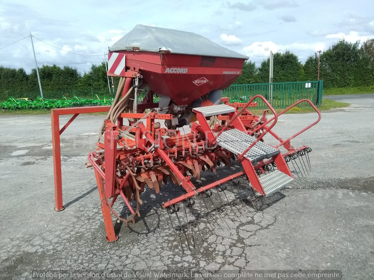 KUHN SEMOIR EN LIGNE ACCORD PNEUMATIC - Secí kombinace: obrázek 2 KUHN SEMOIR EN LIGNE ACCORD PNEUMATIC - Secí kombinace: obrázek 2