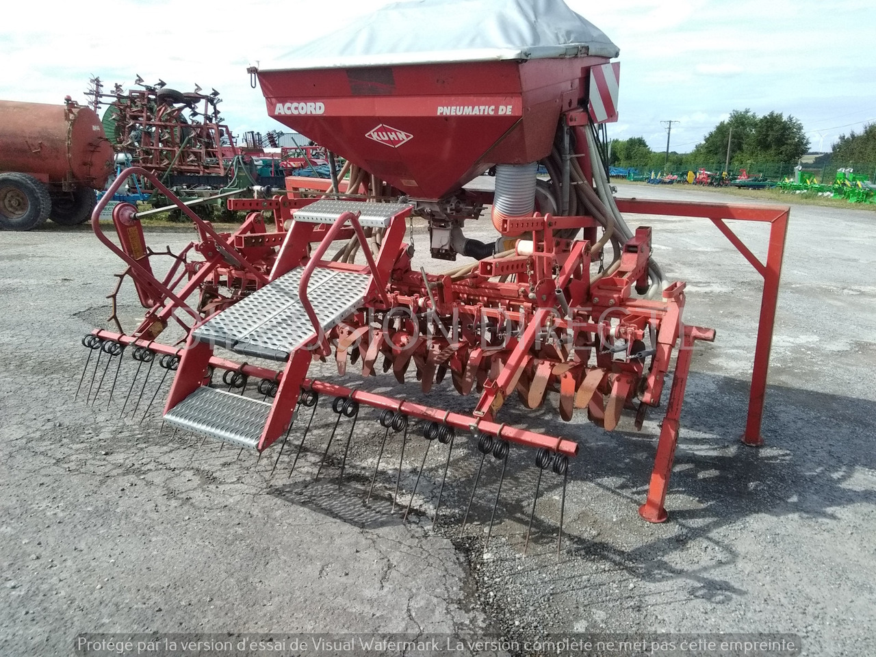 KUHN SEMOIR EN LIGNE ACCORD PNEUMATIC - Secí kombinace: obrázek 3 KUHN SEMOIR EN LIGNE ACCORD PNEUMATIC - Secí kombinace: obrázek 3