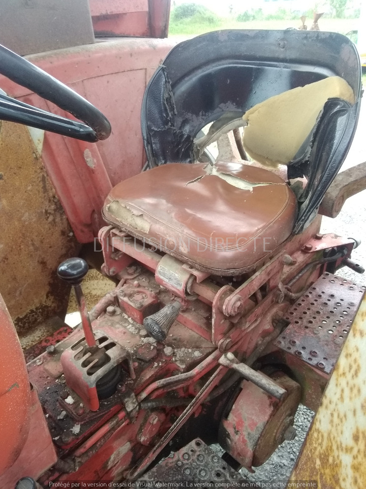 RENAULT TRACTEUR AGRICOLE 56 - Traktor: obrázek 5 RENAULT TRACTEUR AGRICOLE 56 - Traktor: obrázek 5