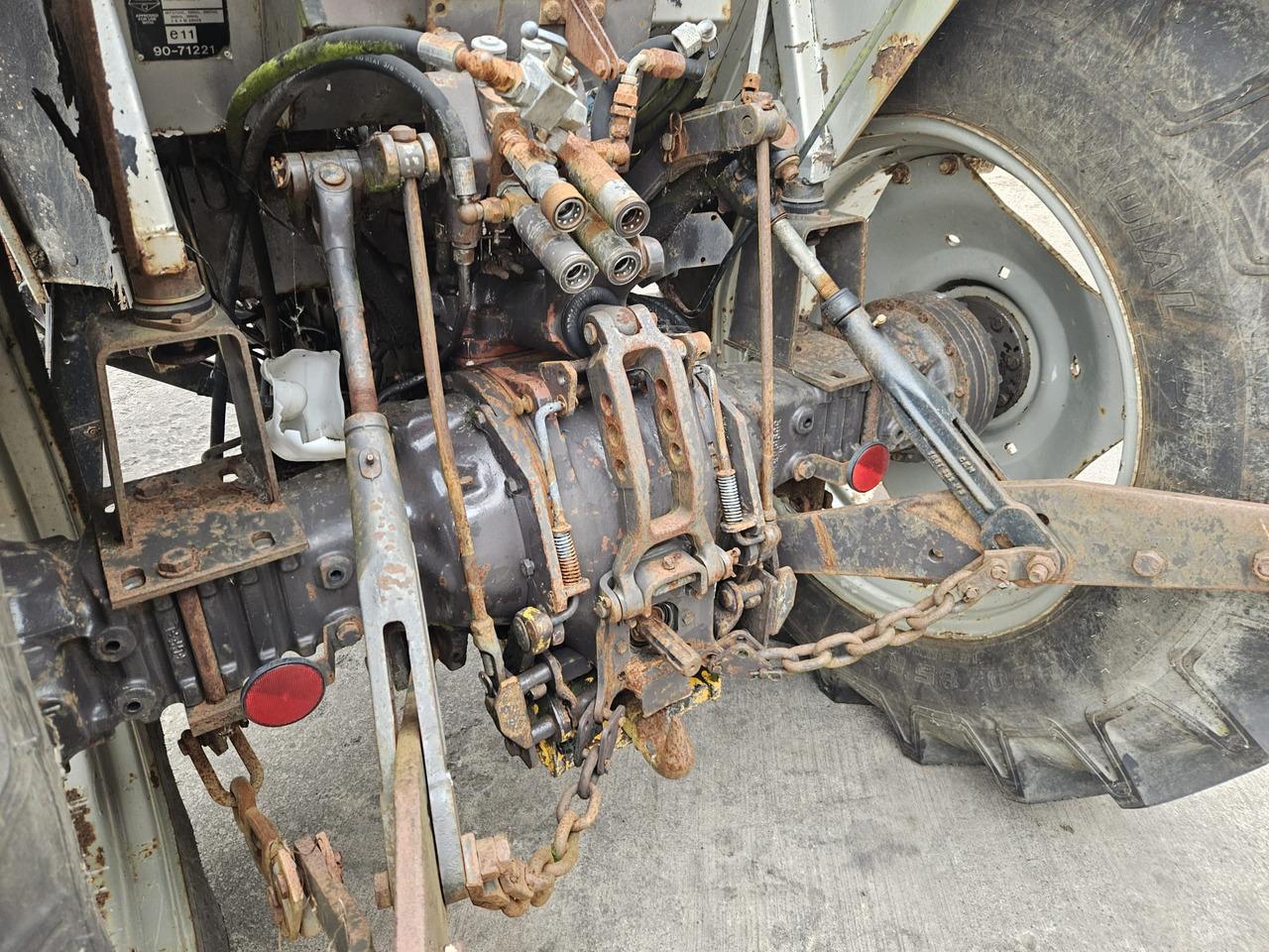 1991 390 4wd with loader brackets - Traktor: obrázek 5 1991 390 4wd with loader brackets - Traktor: obrázek 5