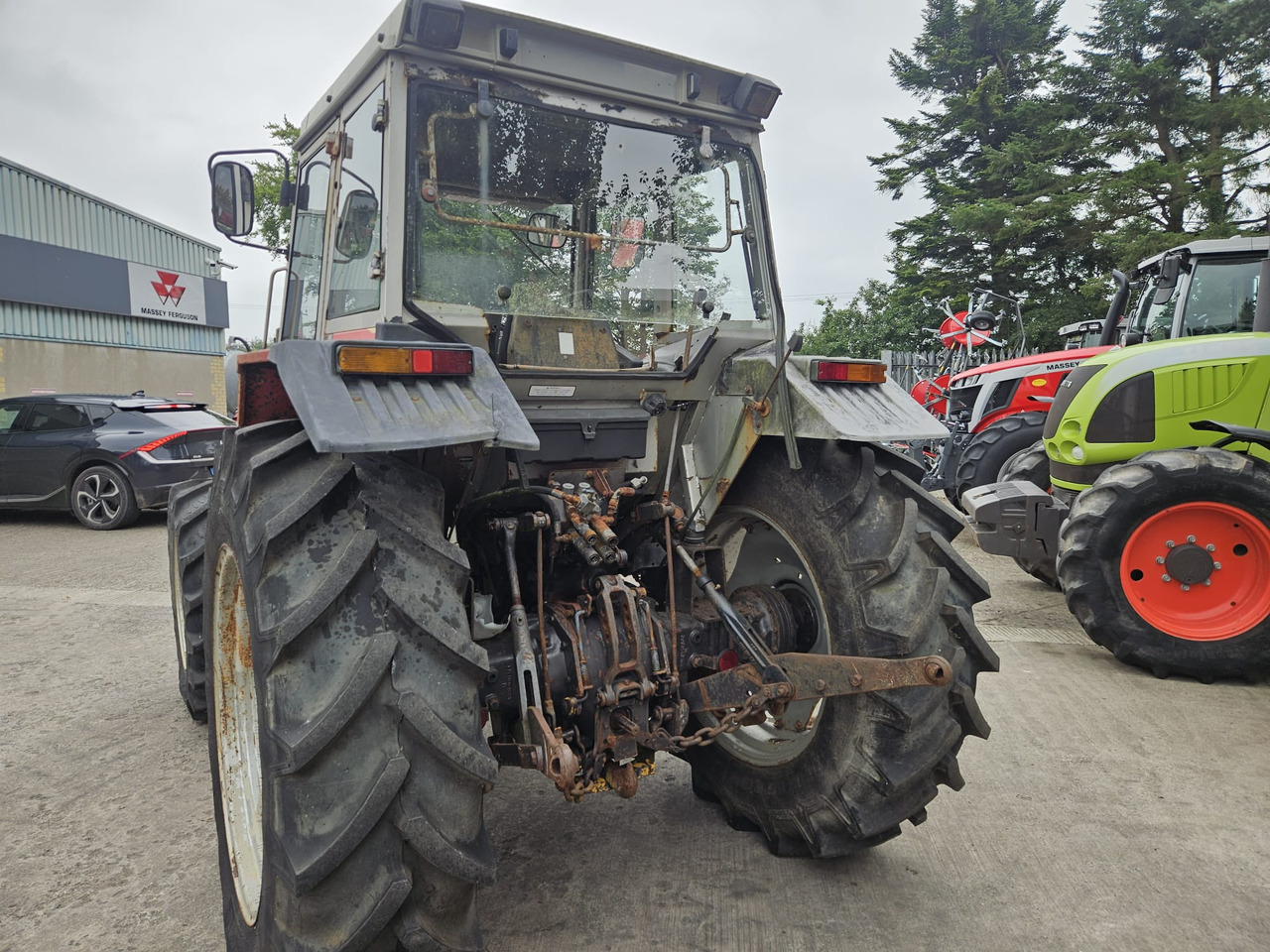 1991 390 4wd with loader brackets - Traktor: obrázek 3 1991 390 4wd with loader brackets - Traktor: obrázek 3