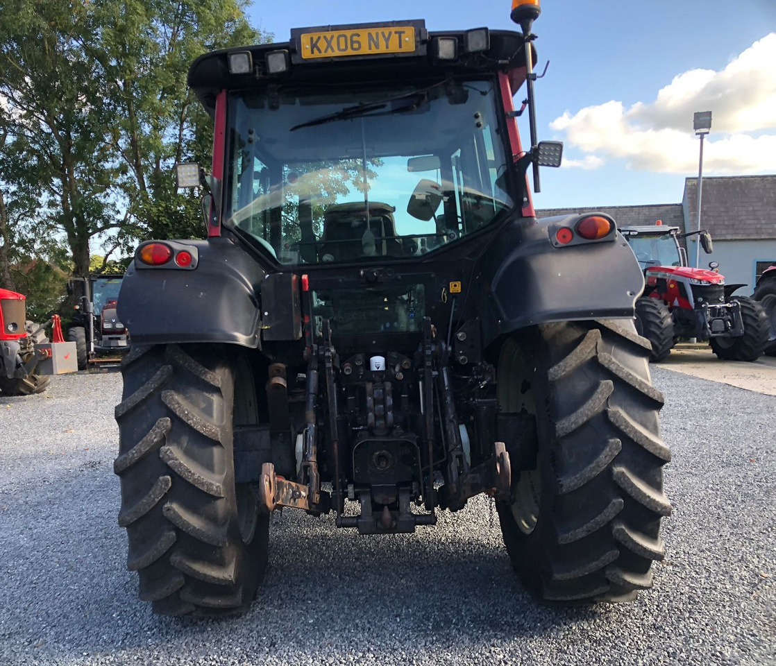 2006 Valtra N121 c/w front loader, 9700 Hrs - Traktor: obrázek 2 2006 Valtra N121 c/w front loader, 9700 Hrs - Traktor: obrázek 2