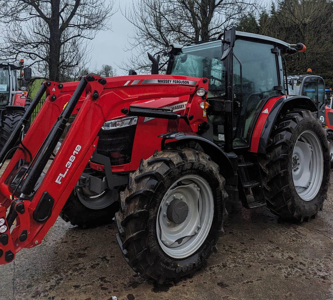 2022 Massey Ferguson 5712M c/w Loader, As New - Traktor: obrázek 2 2022 Massey Ferguson 5712M c/w Loader, As New - Traktor: obrázek 2