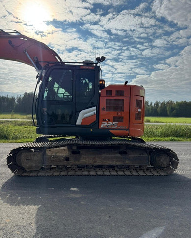 HitachiZX225USLC-7 + Engcon - Pásové rýpadlo: obrázek 5 HitachiZX225USLC-7 + Engcon - Pásové rýpadlo: obrázek 5