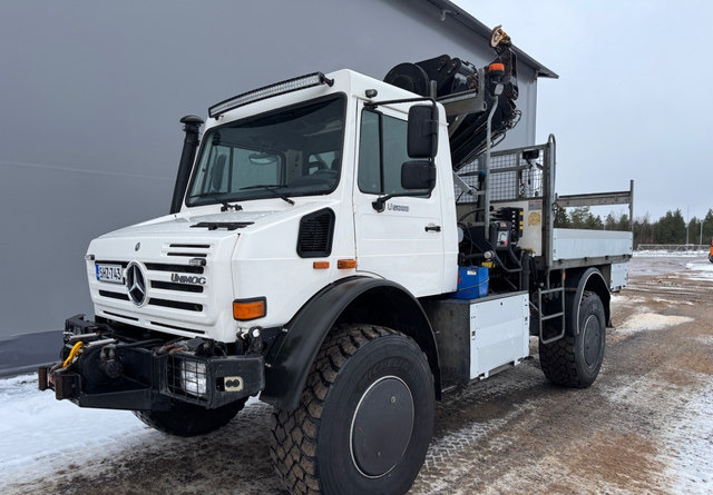 Mercedes-BenzUnimog U5000 + Nosturi Hiab 099 E-4 - Nákladní automobil valníkový/ Plošinový, Auto s hydraulickou rukou: obrázek 1 Mercedes-BenzUnimog U5000 + Nosturi Hiab 099 E-4 - Nákladní automobil valníkový/ Plošinový, Auto s hydraulickou rukou: obrázek 1