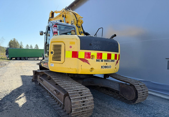 New HollandE235SR - Pásové rýpadlo: obrázek 4 New HollandE235SR - Pásové rýpadlo: obrázek 4