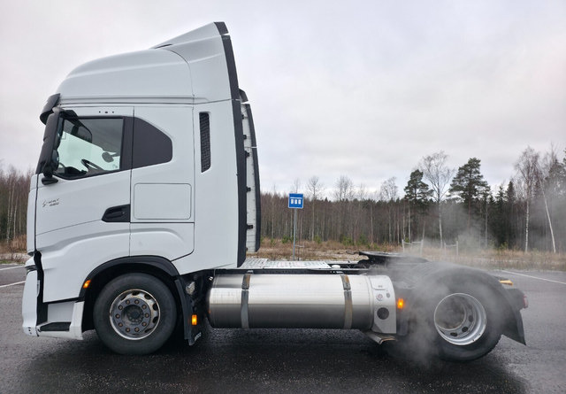 IvecoS-Way 460 4x2 LNG / LBG - Tahač: obrázek 2 IvecoS-Way 460 4x2 LNG / LBG - Tahač: obrázek 2